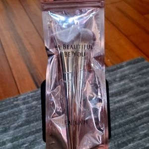 🌞NIP F.A.R.A.H Be Beautiful Be You Brushes